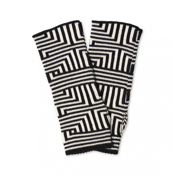 Hand gauntlets . FORTSCHRITT-BERLIN . Meander s/w